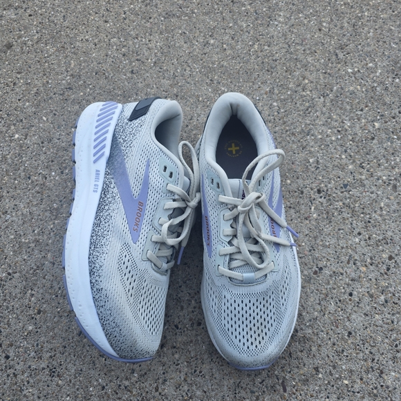 Brooks Ariel 24 Sneaker Women Size 8B - Picture 2 of 14